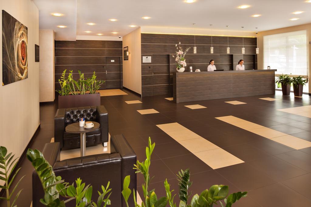 Z-Hotel Business & Spa オトフォツク エクステリア 写真