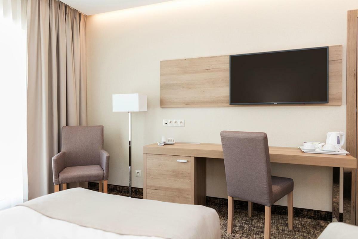 Z-Hotel Business & Spa オトフォツク エクステリア 写真